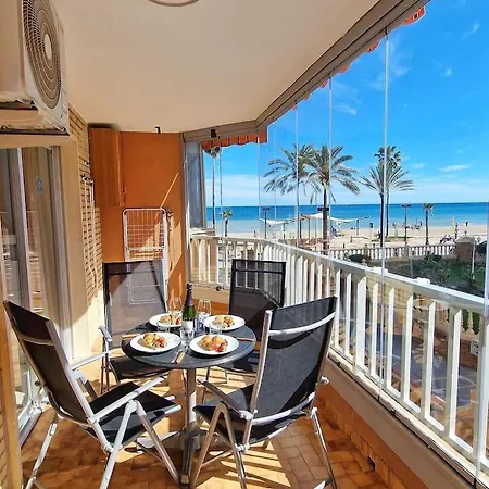 Amplio Apartamento Con Terraza En Primera Linea De Playa